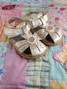 Livie & Luca Metallic Gold Leather Celestial Sandals Size 5